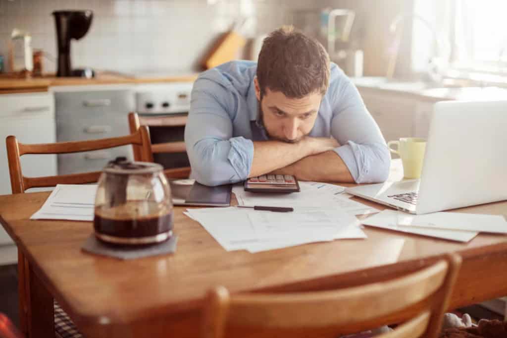Cómo reducir el gasto mensual en transporte: tips financieros y apps útiles